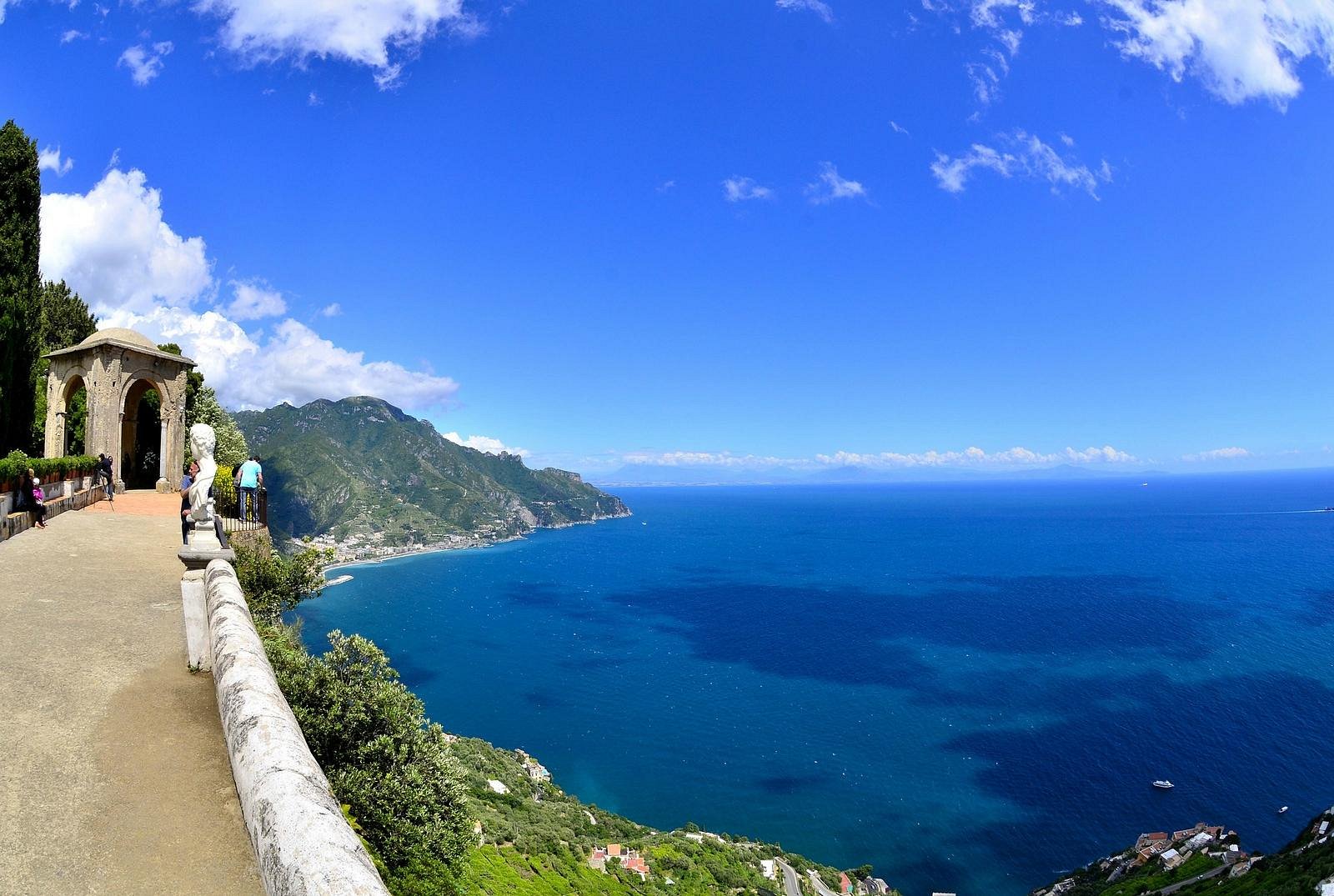 explore Villa Cimbrone gardens on a luxury yacht charter 